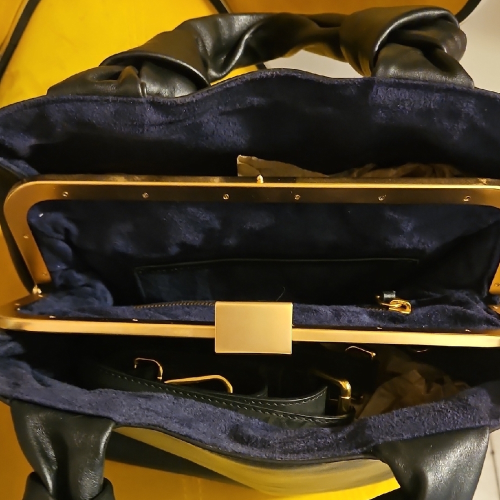 Elegant Black Satchel Bag - Picture 5 of 7